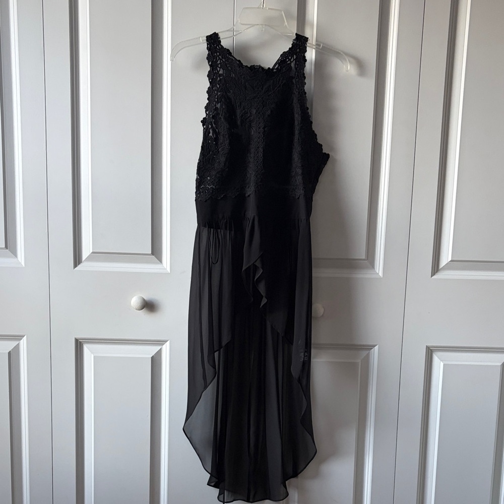 bebe Black High Low Lace Top Size Small
